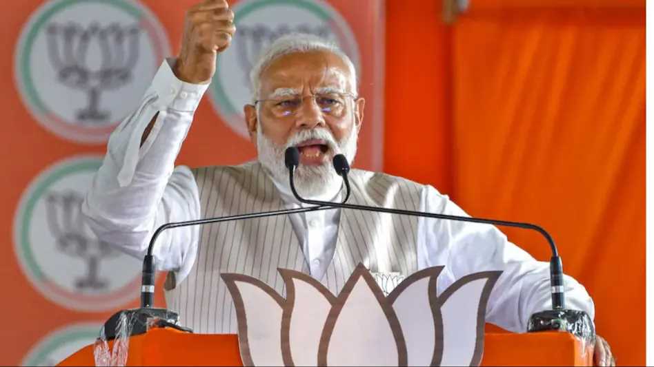 सपा-कांग्रेस में तुष्टीकरण की प्रतियोगिता, मोदी का मंत्र है विकास के साथ विरासत : पीएम मोदी